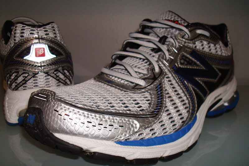 راهنمای خرید کفش ورزشی مخصوص دویدن نیوبالانس 860وی2 (New Balance 860v2 Running Shoes )
