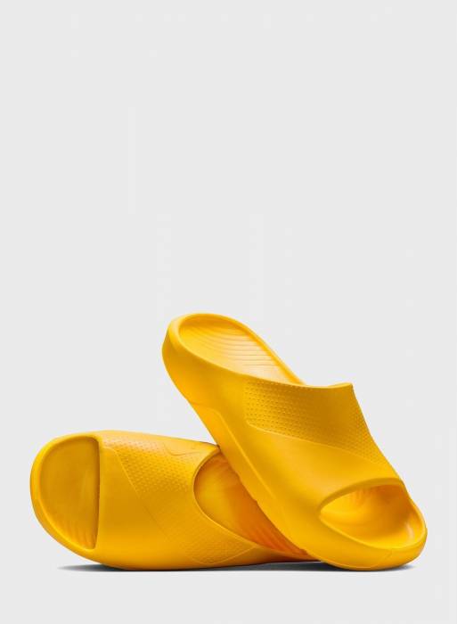 کفش مردانه نایک زرد
