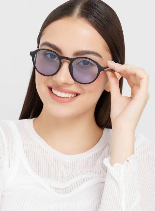 عینک آفتابی زنانه گس مشکی مدل 4543