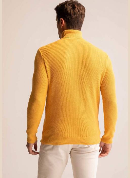 بلوز لباس مردانه زرد برند defacto