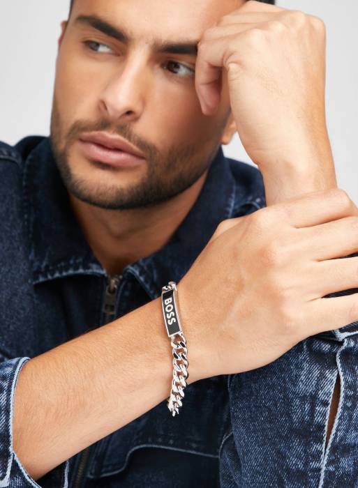 دستبند مردانه باس نقره ای مدل 4331