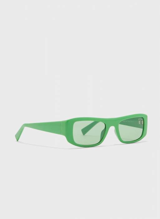 عینک آفتابی زنانه گس سبز مدل 7764