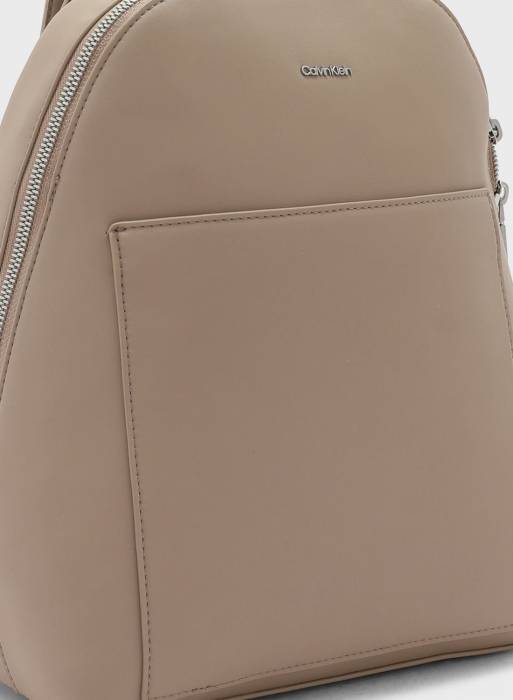 کیف کوله پشتی زنانه کلوین کلاین بژ مدل 2137